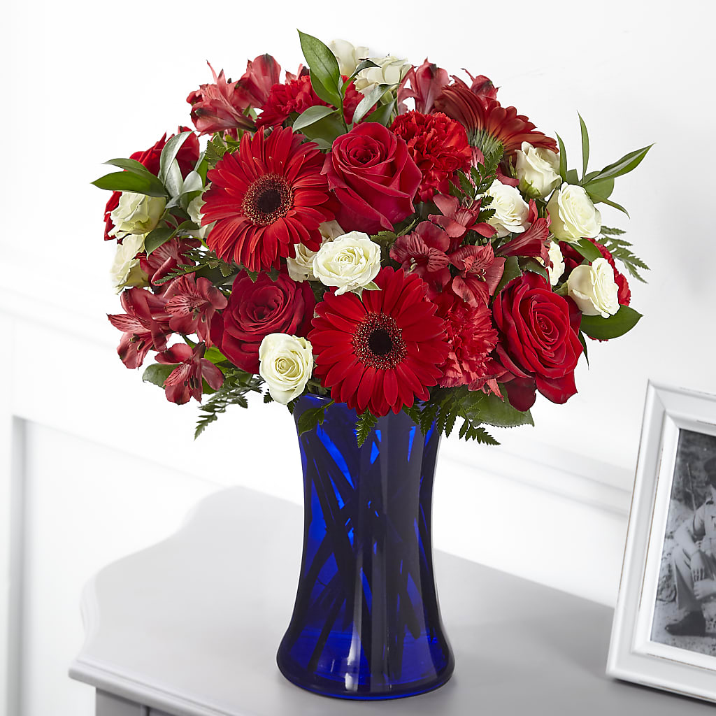 Hearts Embrace Bouquet – Special Occasion By Ora, Independence LA