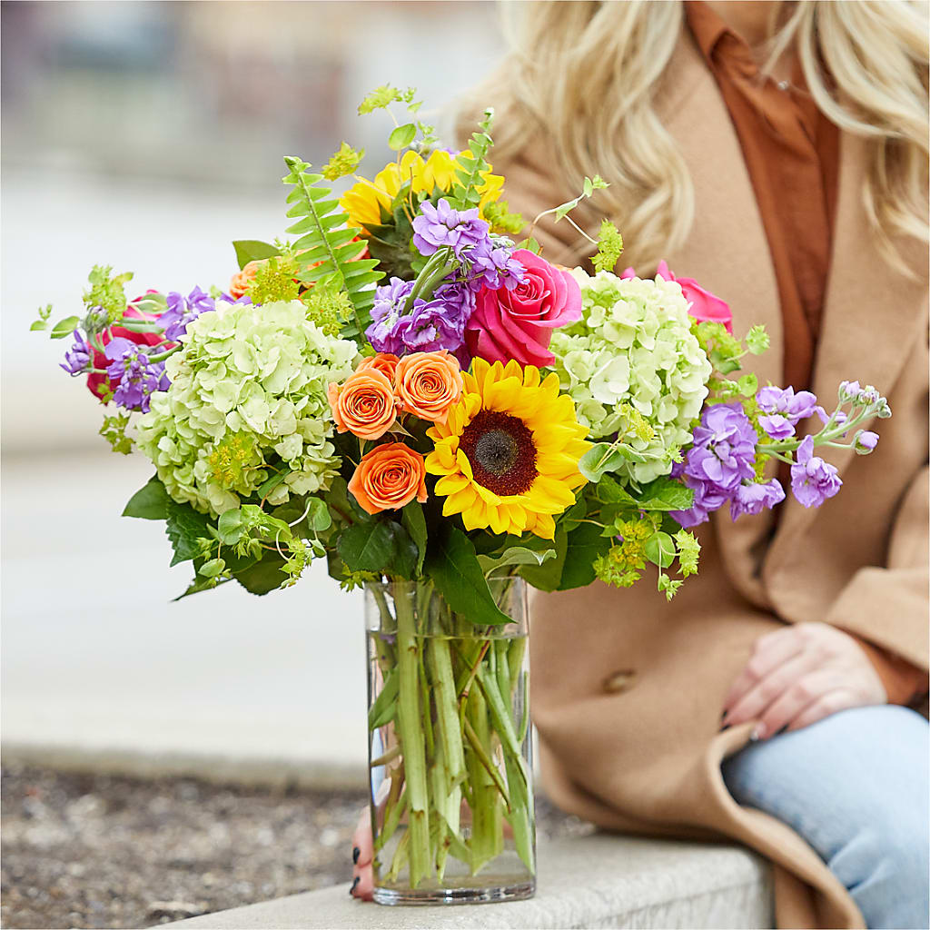 Vibrant Greetings Bouquet –  Special Occasion By Ora, Independence LA